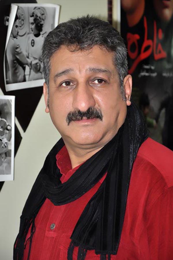 Nader Tarighat